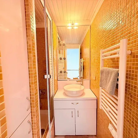 Apartament Duplex-hyper Centre Cap D'agde - 9 Personnes - Vue Port Et - Wifi *